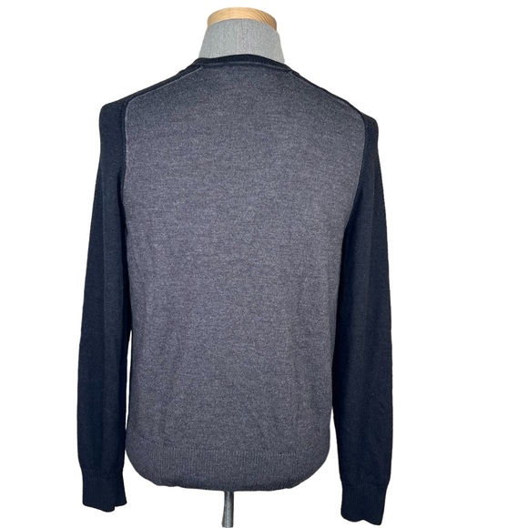 Men’s Banana Republic Extra Fine Merino Wool V-Neck Sweater Size Large - Picture 5 of 10